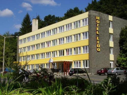 丽都酒店 米什科尔茨 外观 照片
